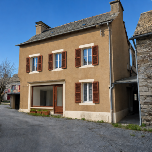 Maison de village T5 - 150 m2 - TREMOUILLES