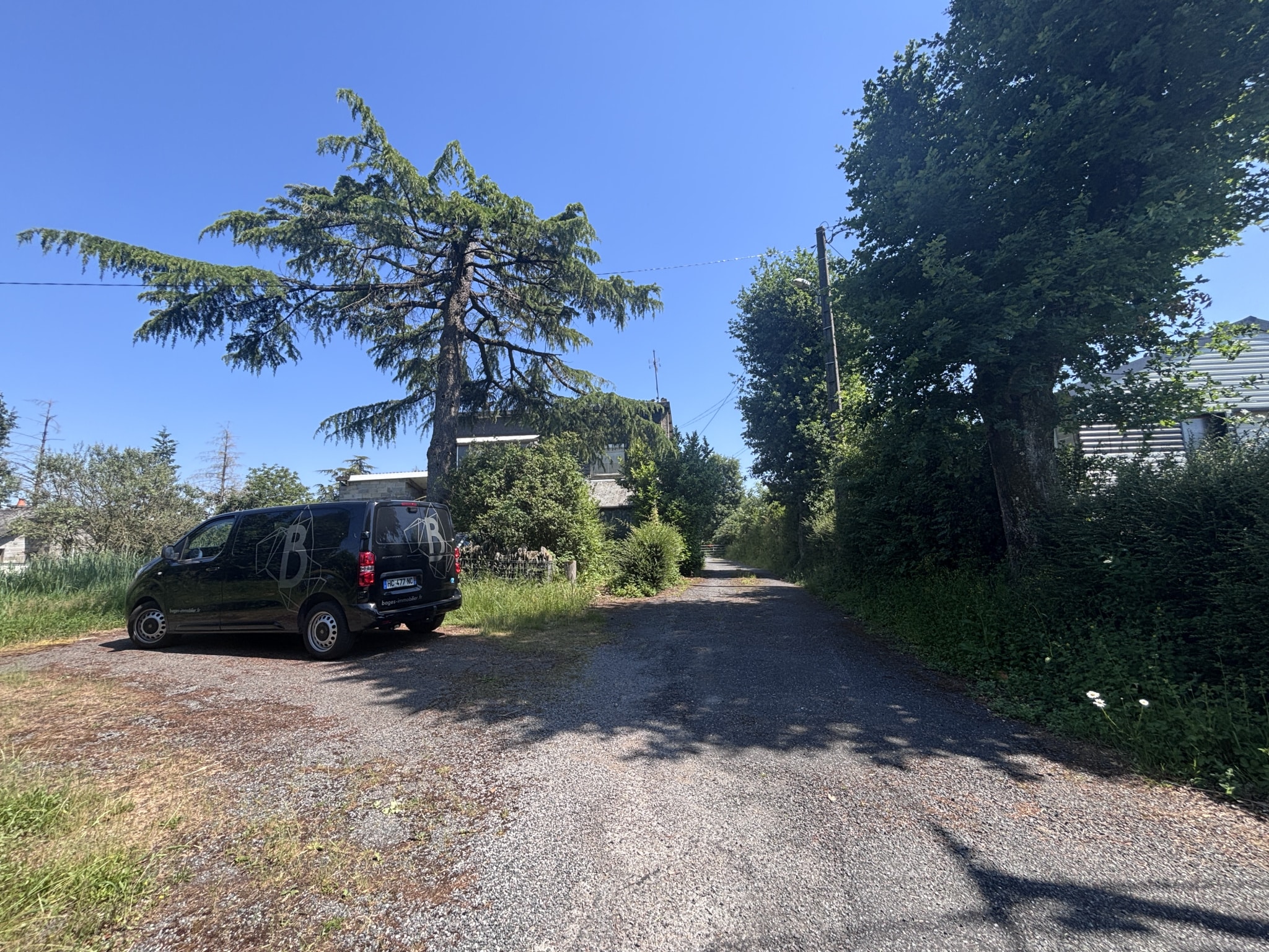 Entrepôt avec appartements - 300 m2 - REQUISTA – Image 4